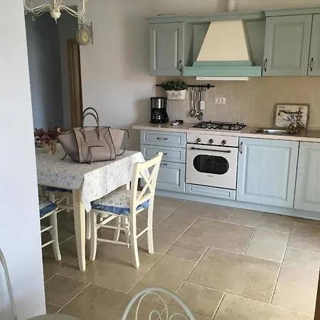 Gemuetliche In Stoja Mit Moebliertem Balkon Pula